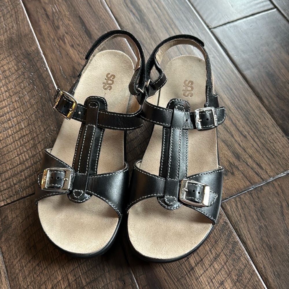 SAS sandals black buckle Size‎ 10 Narrow